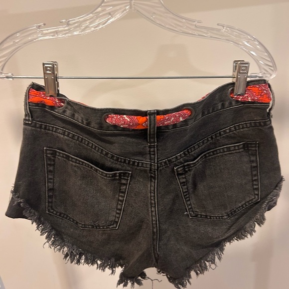 We The Free Black Jean Shorts with Red Paisley Tie - Picture 4 of 7